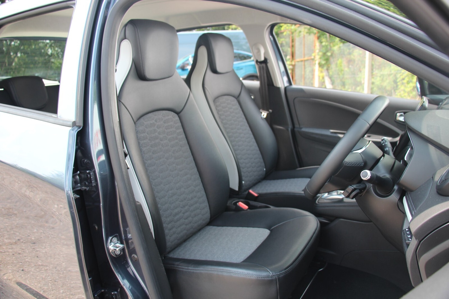 Used Renault Zoe 2021 for sale - 76716600: Photo 9