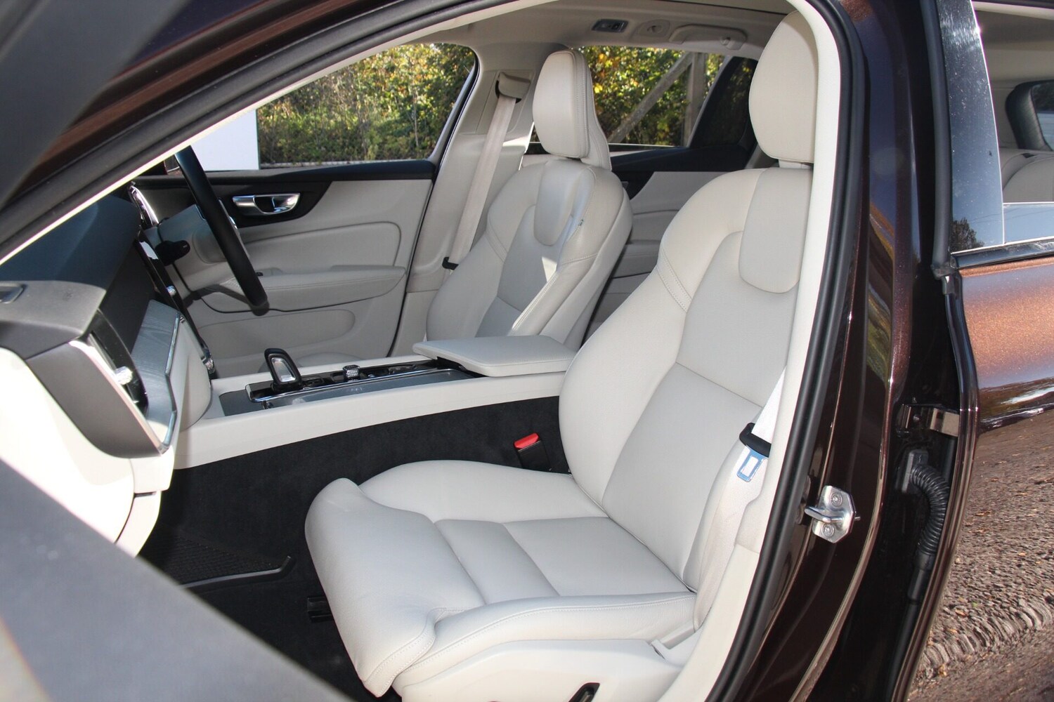 Used Volvo V60 2021 for sale - 76334337: Photo 14