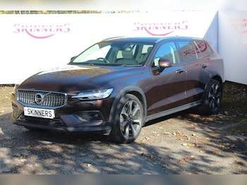 Used Volvo V60 2021 for sale - 76334337: Photo