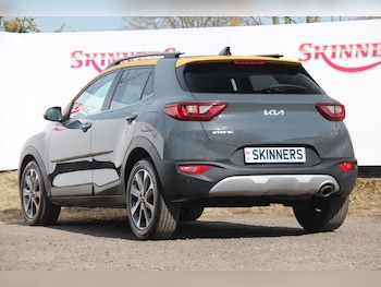 Used Kia Stonic 2023 for sale - 78168401: Photo