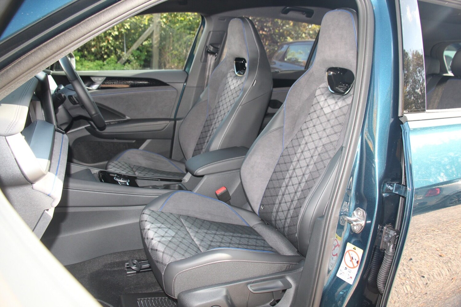 Used Volkswagen Touran 2025 for sale - 76194639: Photo 14