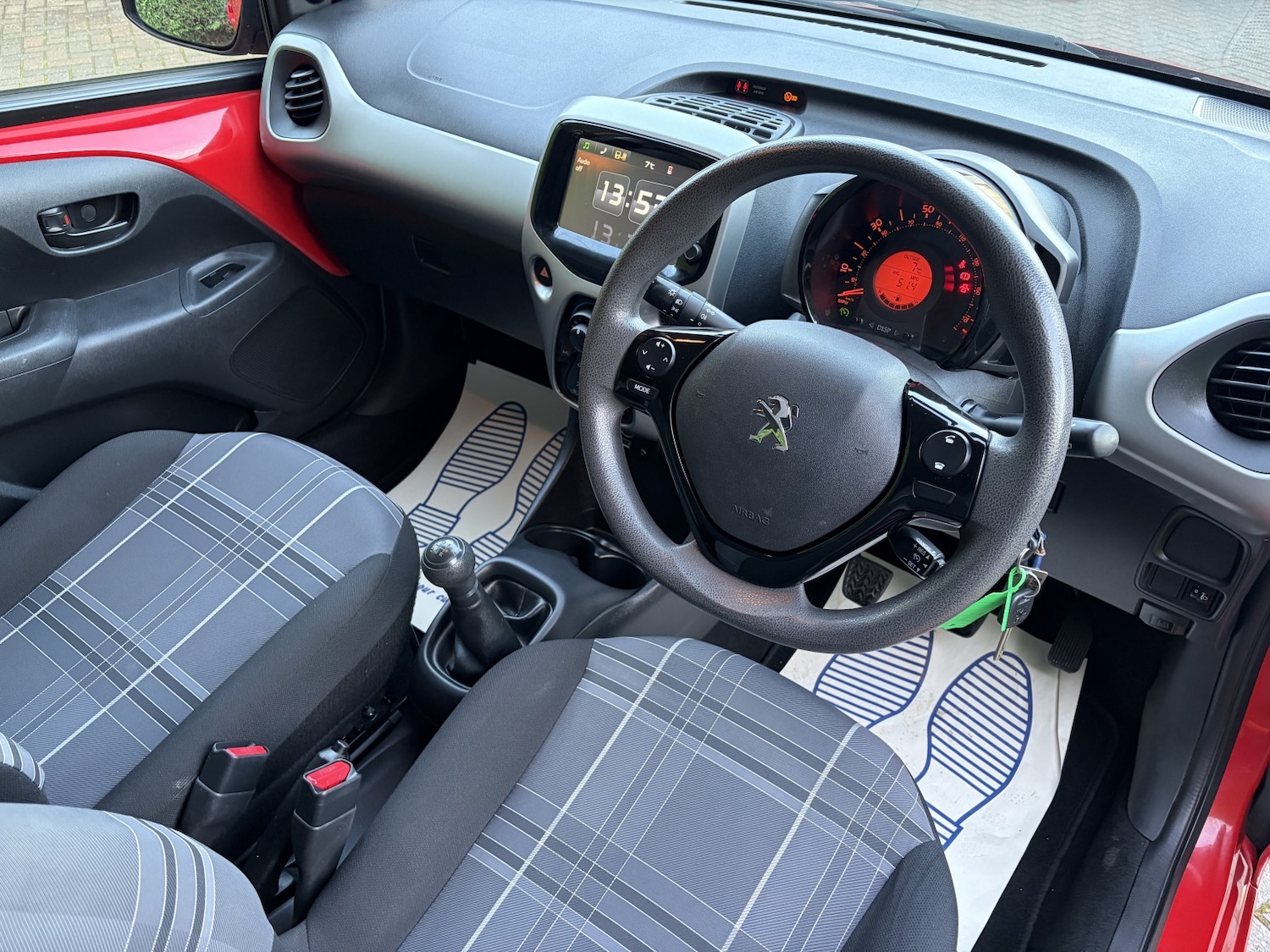 Used Peugeot 108 2017 for sale - 76945615: Photo 18