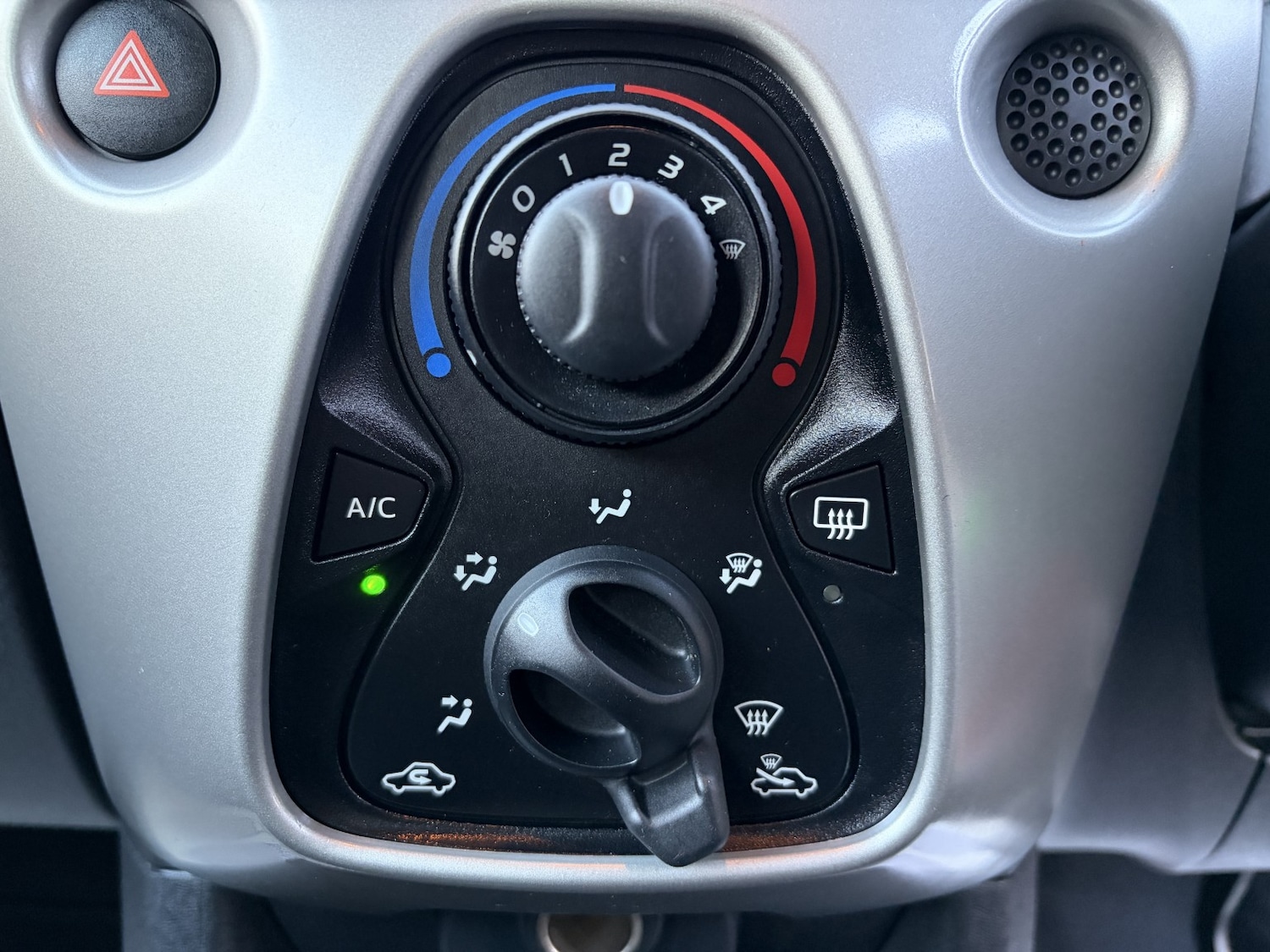 Used Peugeot 108 2017 for sale - 76945615: Photo 30