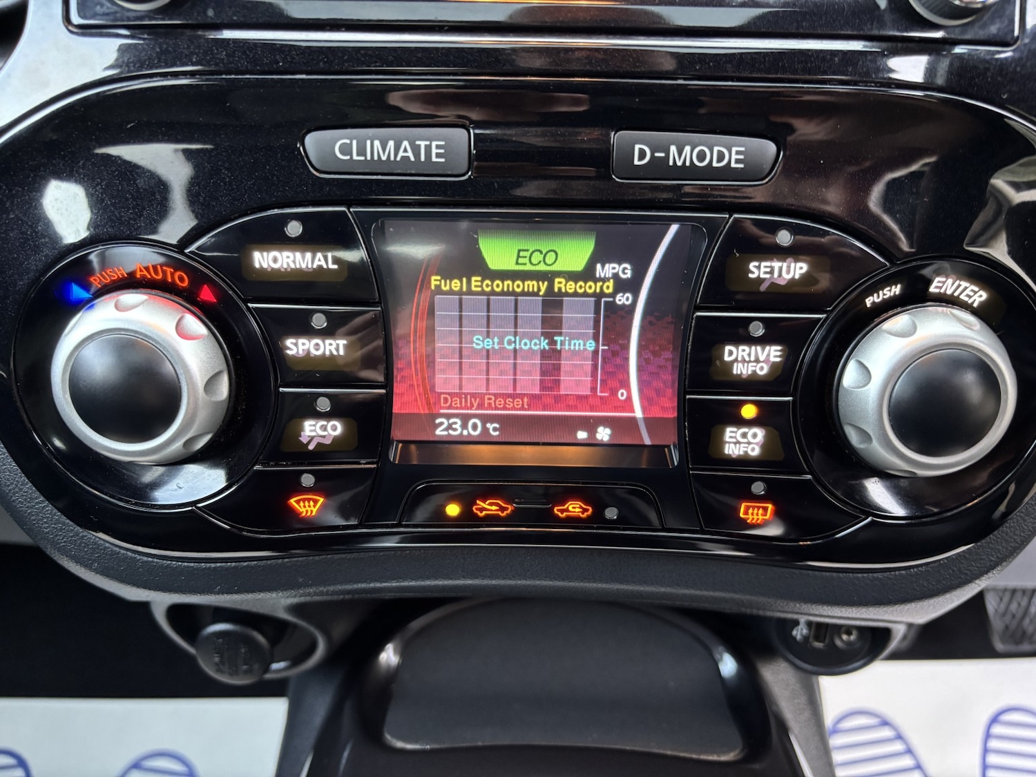 Used Nissan Juke 2014 for sale - 76751787: Photo 28