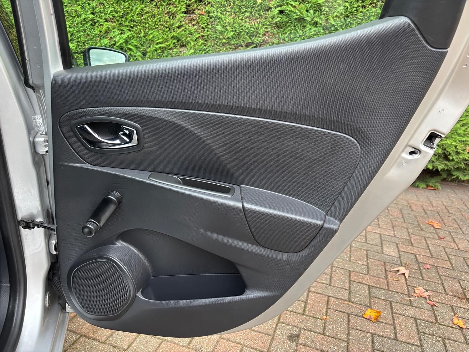 Used Renault Clio 2014 for sale - 76751723: Photo 30