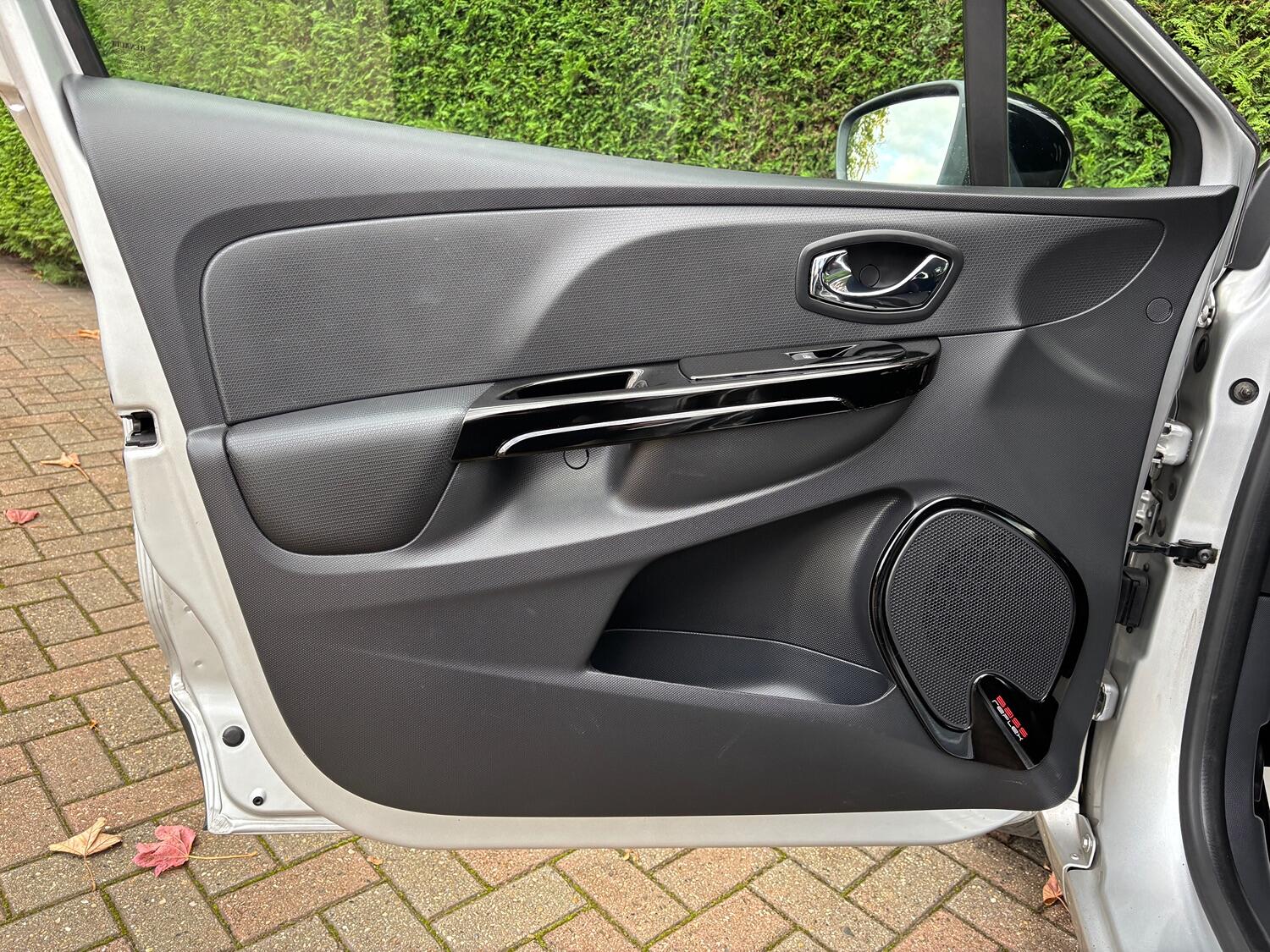 Used Renault Clio 2014 for sale - 76751723: Photo 31