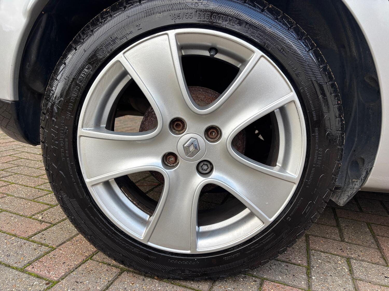 Used Renault Clio 2014 for sale - 76751723: Photo 33