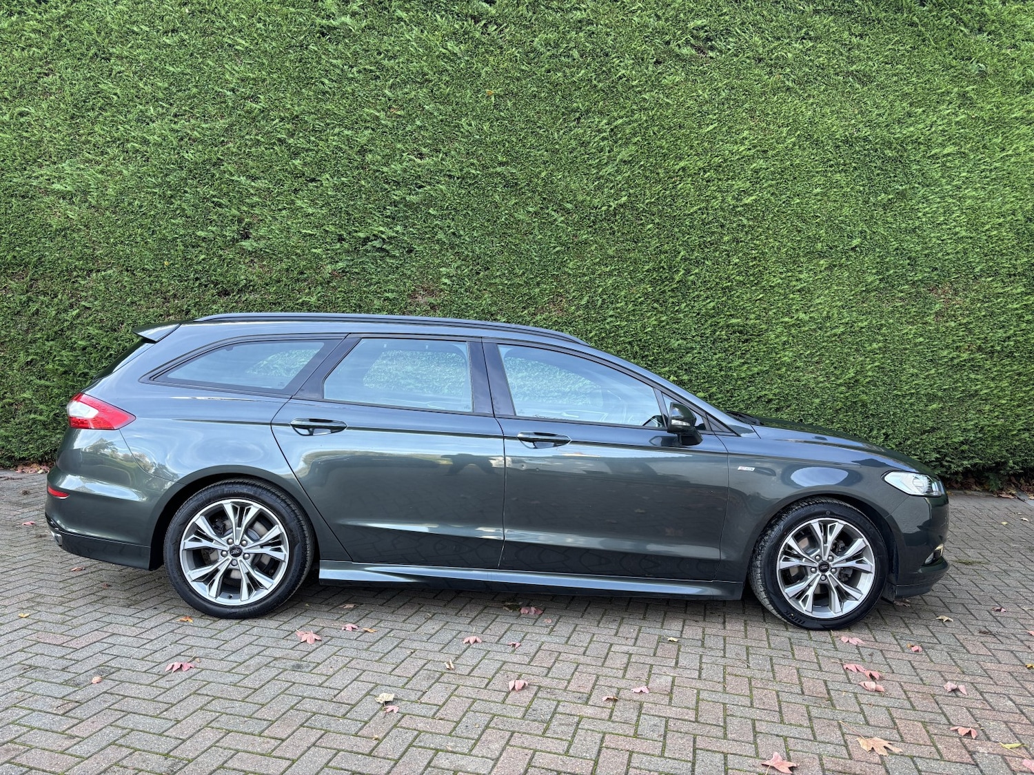 Used Ford Mondeo 2017 for sale - 76744092: Photo 4