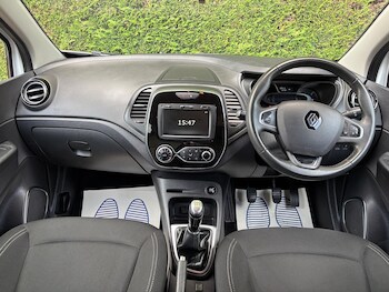 Used Renault Captur 2019 for sale - 76744098: Photo