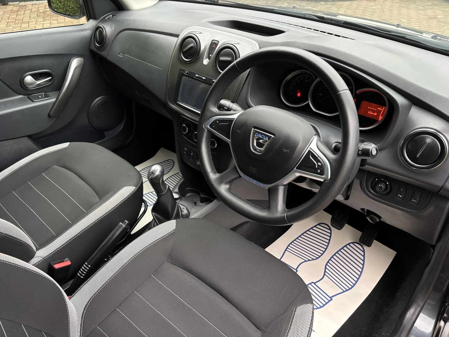 Used Dacia Sandero Stepway 2017 for sale - 76744090: Photo 18