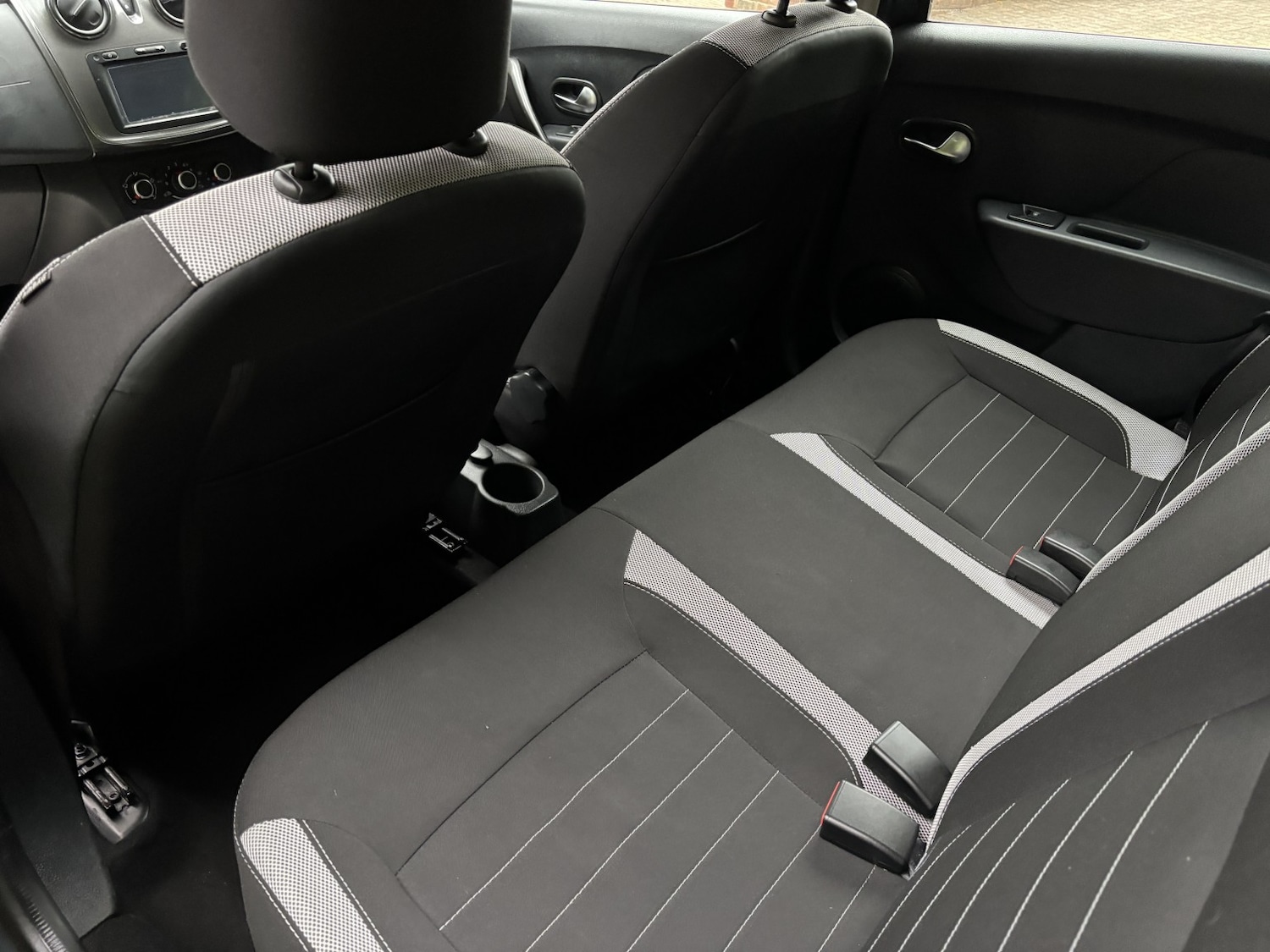 Used Dacia Sandero Stepway 2017 for sale - 76744090: Photo 26