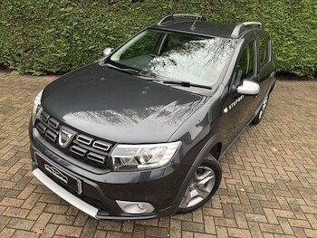 Used Dacia Sandero Stepway 2017 for sale - 76744090: Photo