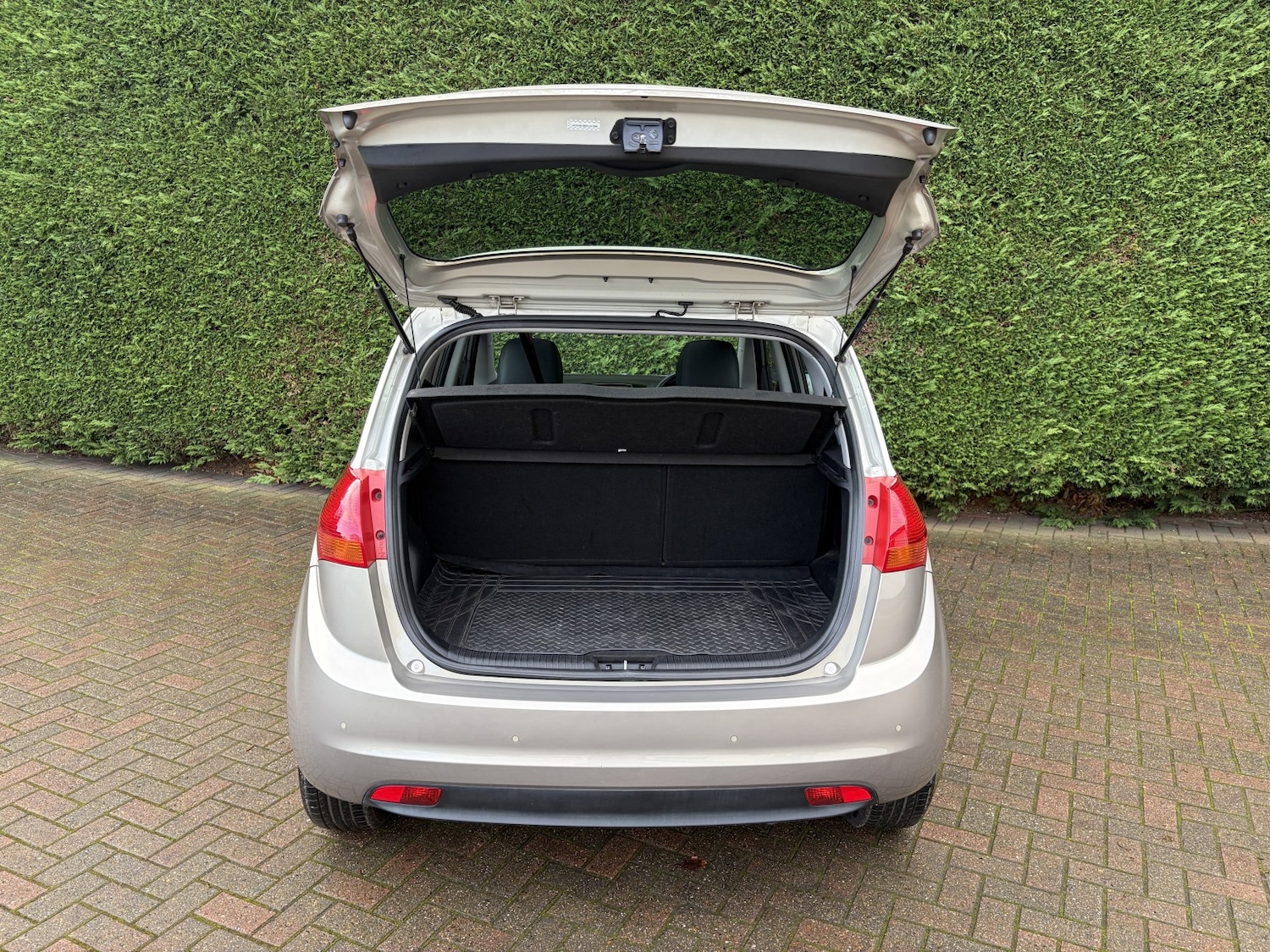 Used Kia Venga 2012 for sale - 76945605: Photo 17