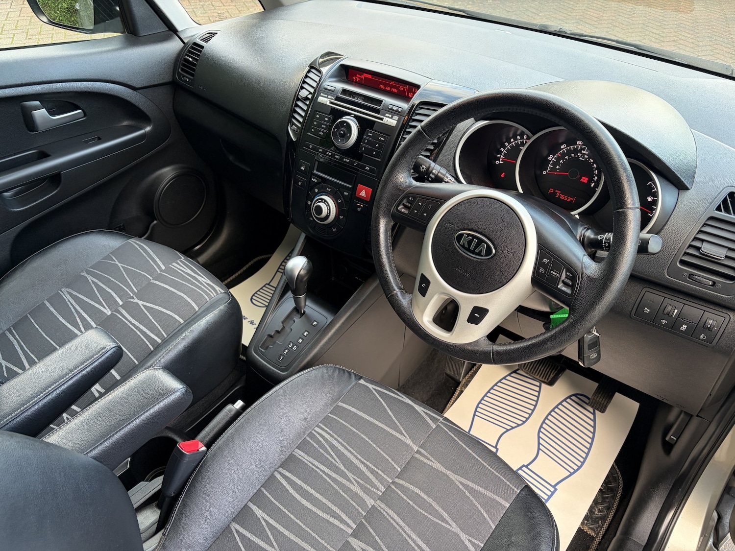 Used Kia Venga 2012 for sale - 76945605: Photo 18