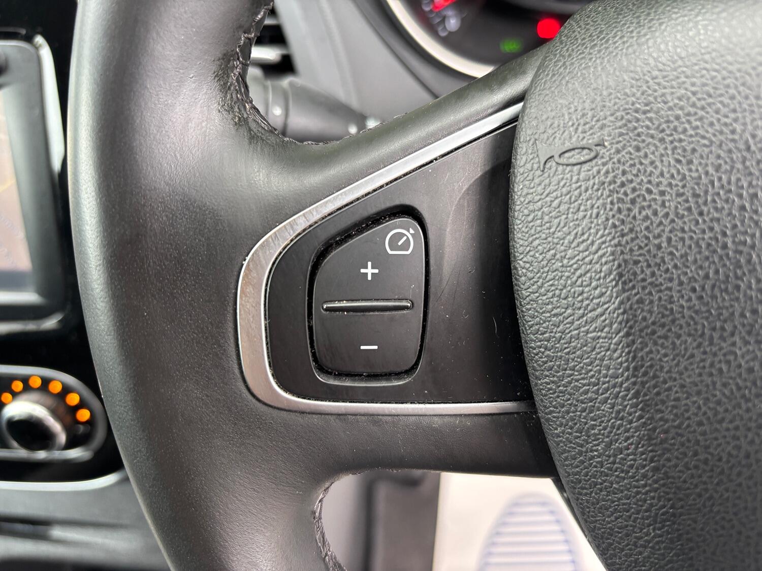 Used Renault Captur 2017 for sale - 76751733: Photo 29