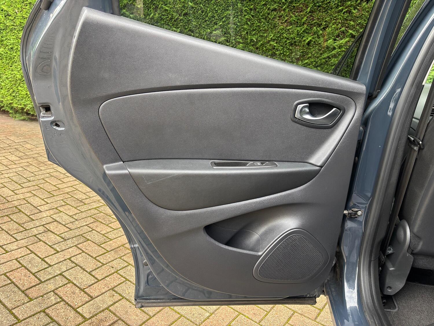 Used Renault Captur 2017 for sale - 76751733: Photo 34