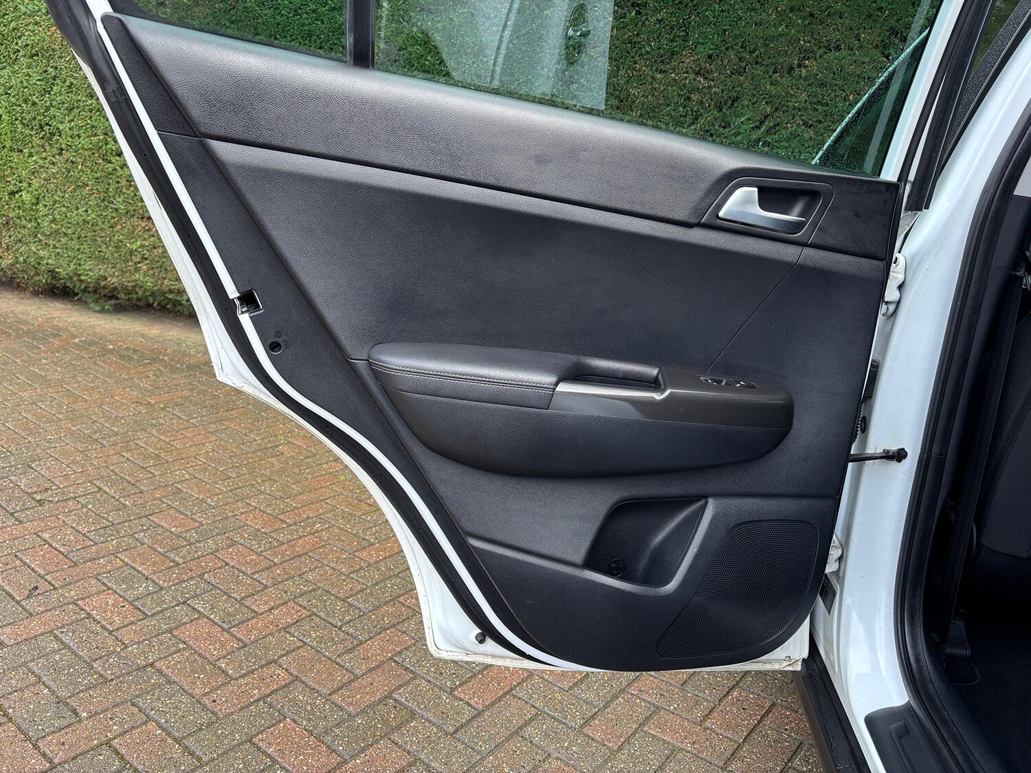 Used Kia Sportage 2018 for sale - 76793103: Photo 38