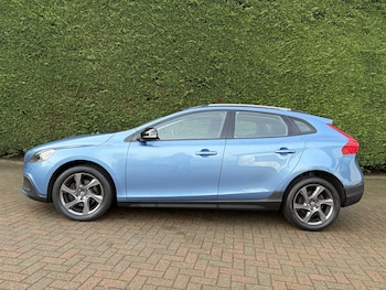 Used Volvo V40 2015 for sale - 77377733: Photo