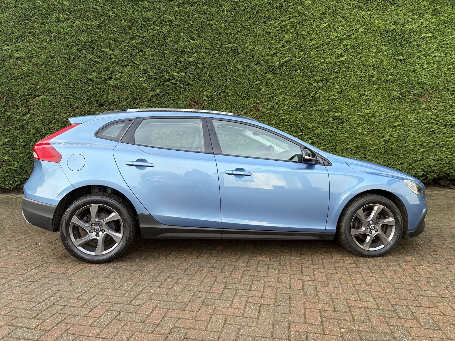 Used Volvo V40 2015 for sale - 77377733: Photo 5