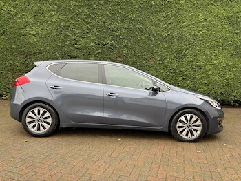 Used Kia Ceed 2015 for sale - 76744088: Photo