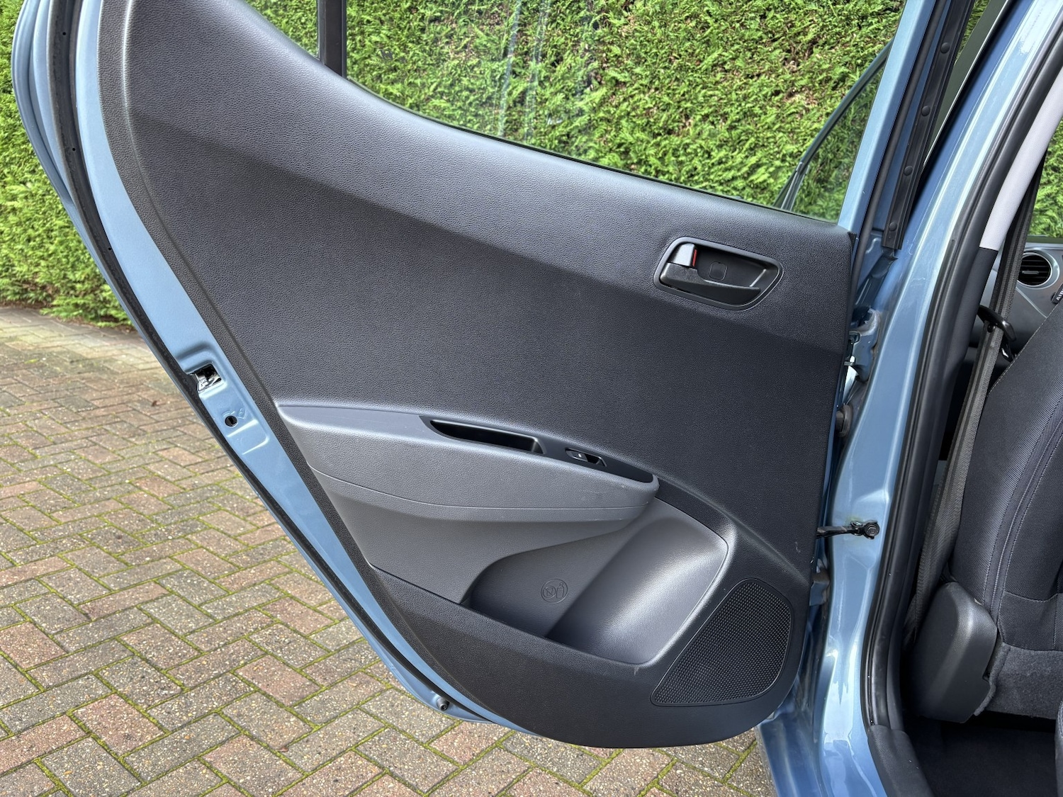 Used Hyundai i10 2017 for sale - 76744089: Photo 25