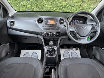 Used Hyundai i10 2017 for sale - 76744089: Photo