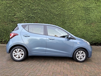 Used Hyundai i10 2017 for sale - 76744089: Photo