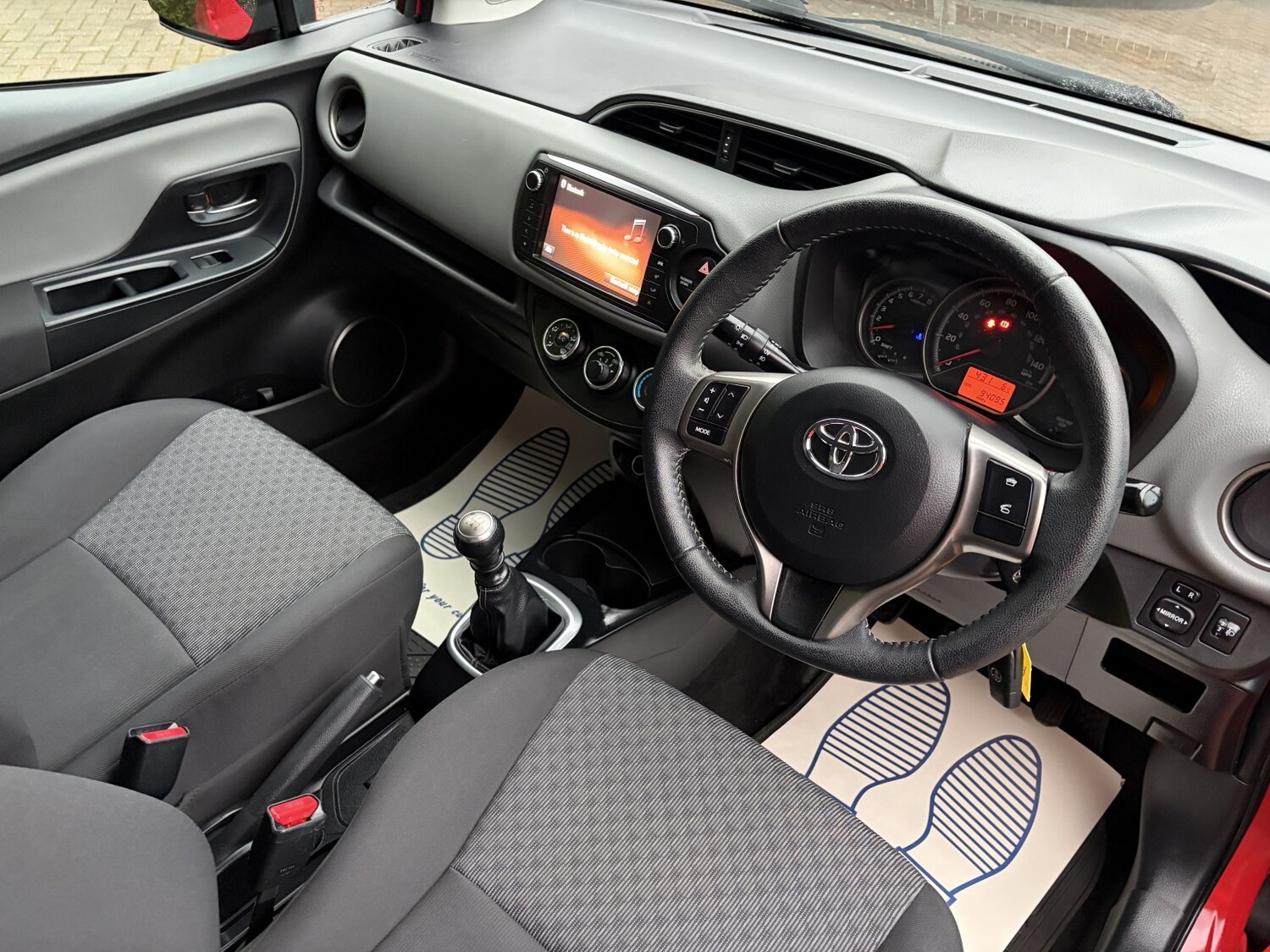 Used Toyota Yaris 2014 for sale - 77377755: Photo 17