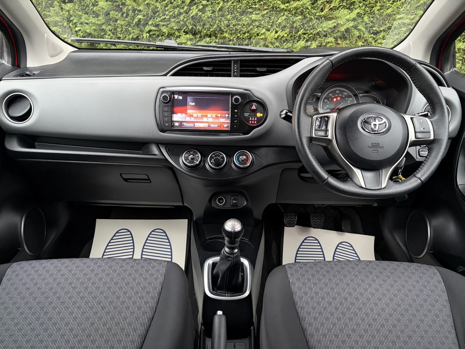 Used Toyota Yaris 2014 for sale - 77377755: Photo 2