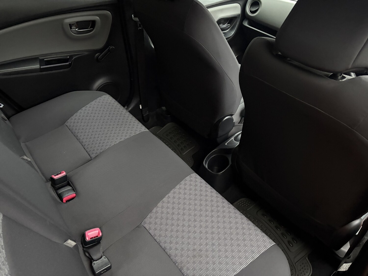 Used Toyota Yaris 2014 for sale - 77377755: Photo 24