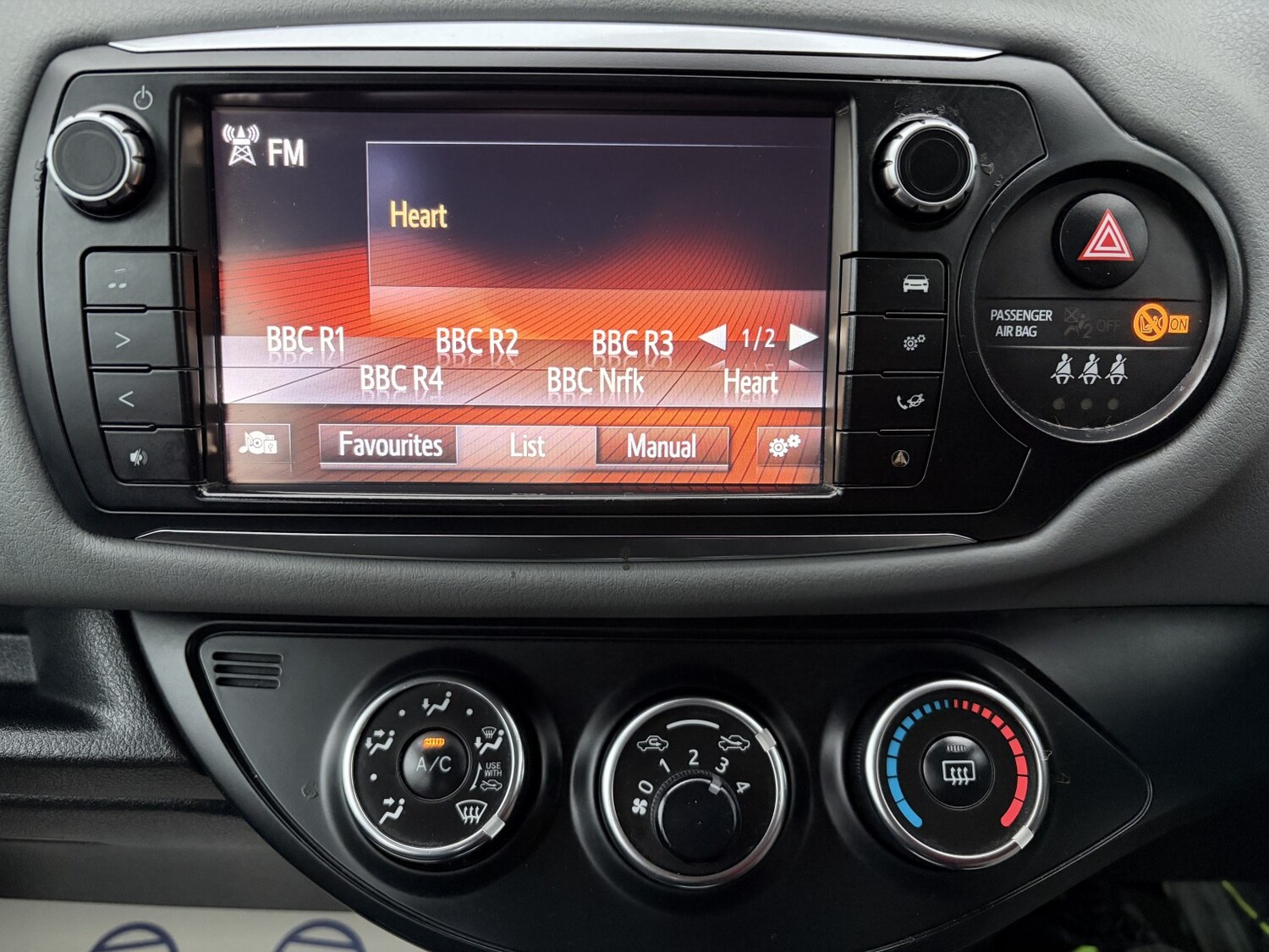 Used Toyota Yaris 2014 for sale - 77377755: Photo 27