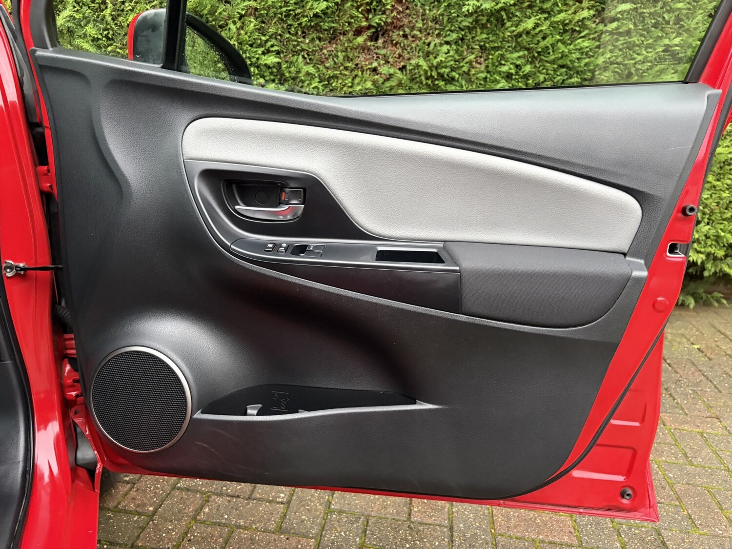 Used Toyota Yaris 2014 for sale - 77377755: Photo 32