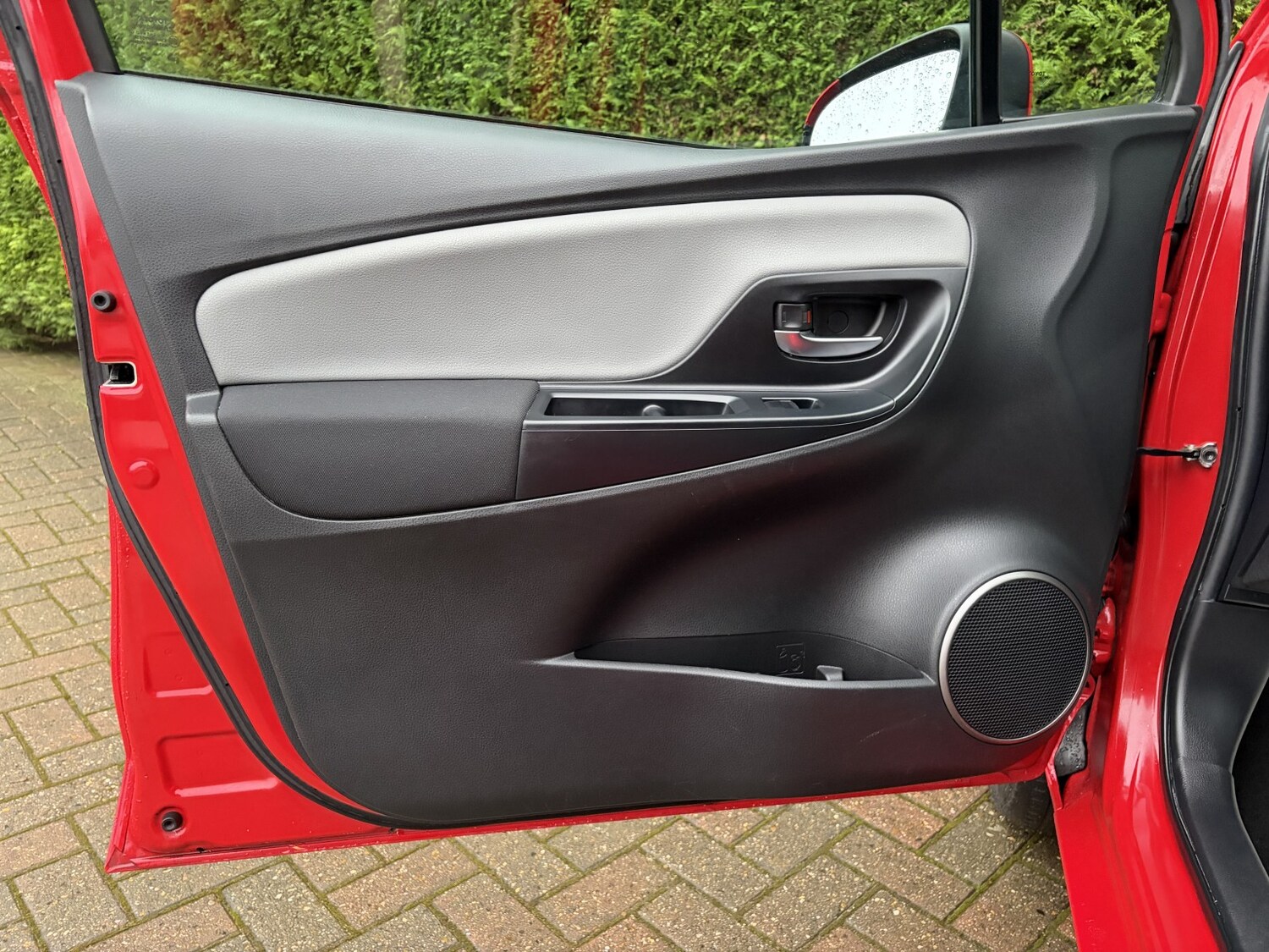 Used Toyota Yaris 2014 for sale - 77377755: Photo 34