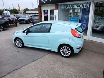 Used Ford Fiesta Van 2017 for sale - 74542412: Photo