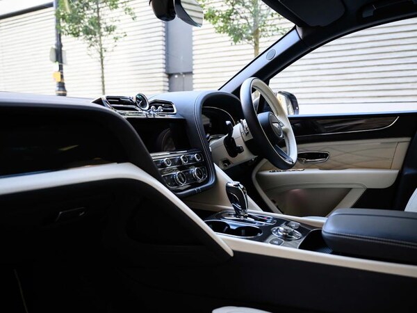 Used Bentley Bentayga 2022 for sale - 75718093: Photo 2