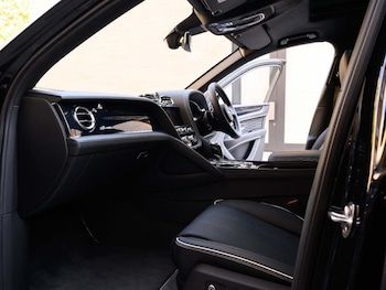 Used Bentley Bentayga 2025 for sale - 76531138: Photo