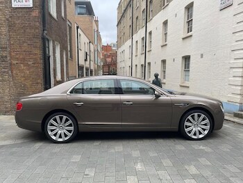 Used Bentley Flying Spur 2017 for sale - 78255450: Photo