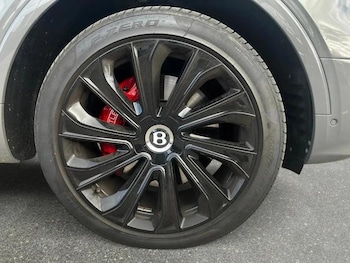 Used Bentley Bentayga 2025 for sale - 76862409: Photo