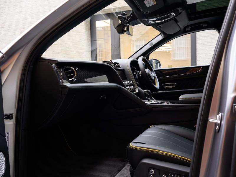 Used Bentley Bentayga 2025 for sale - 76234690: Photo 2