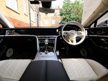 Used Bentley Flying Spur 2025 for sale - 79531979: Photo