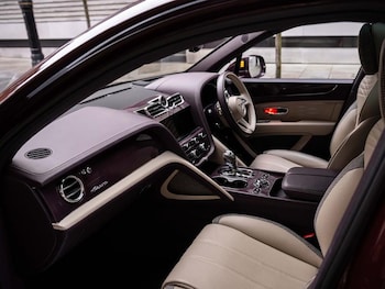 Used Bentley Bentayga 2023 for sale - 76162120: Photo