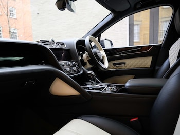 Used Bentley Bentayga 2021 for sale - 78593018: Photo