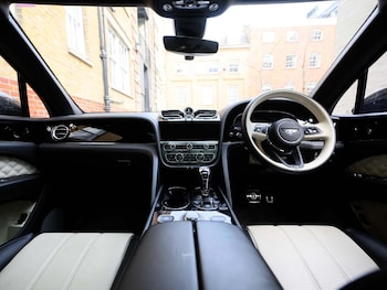 Used Bentley Bentayga 2021 for sale - 78593018: Photo