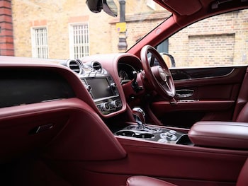 Used Bentley Bentayga 2019 for sale - 76028181: Photo