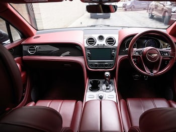 Used Bentley Bentayga 2019 for sale - 76028181: Photo