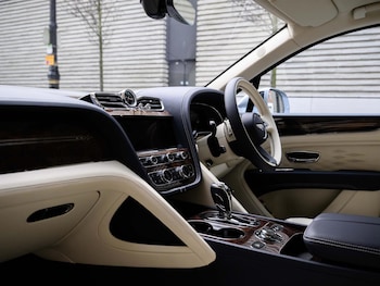 Used Bentley Bentayga 2025 for sale - 79156948: Photo