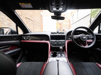 Used Bentley Bentayga 2023 for sale - 76277257: Photo