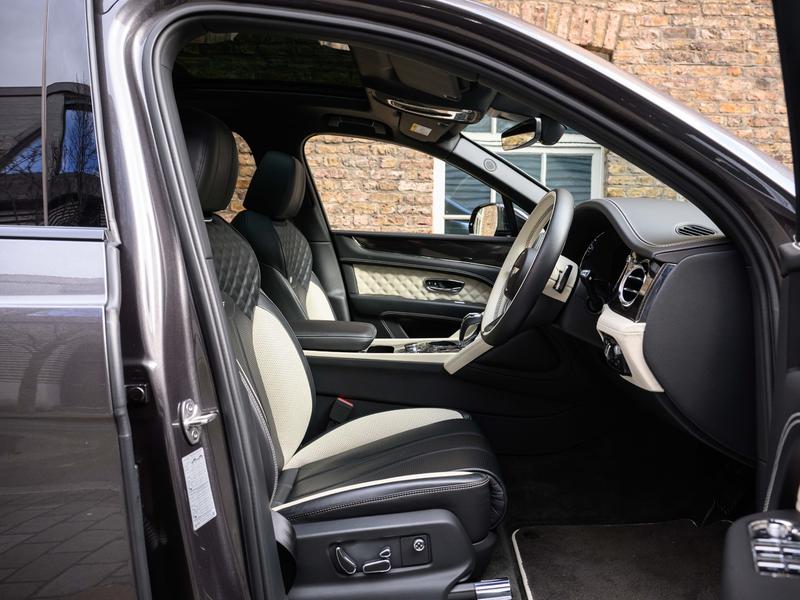 Used Bentley Bentayga 2023 for sale - 77406984: Photo 13