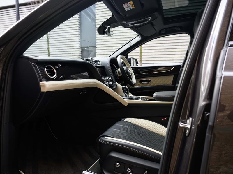 Used Bentley Bentayga 2023 for sale - 77406984: Photo 2