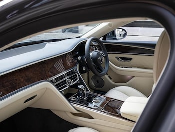 Used Bentley Flying Spur 2024 for sale - 76046515: Photo 2